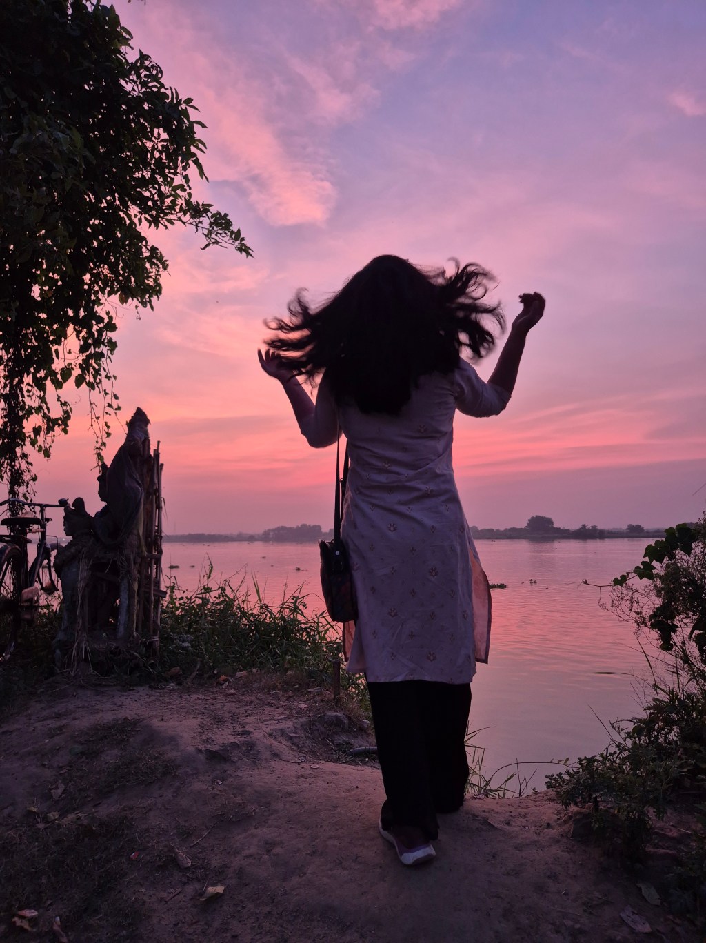 What is it like to go out with friends and watch the sunset&nbsp;together?